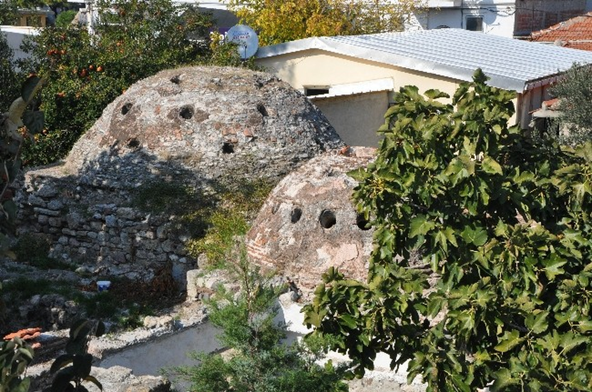 (Özel Haber) Foça\'da 300 Yıllık Tarihi Osmanlı Hamamı Hayat Bulacak