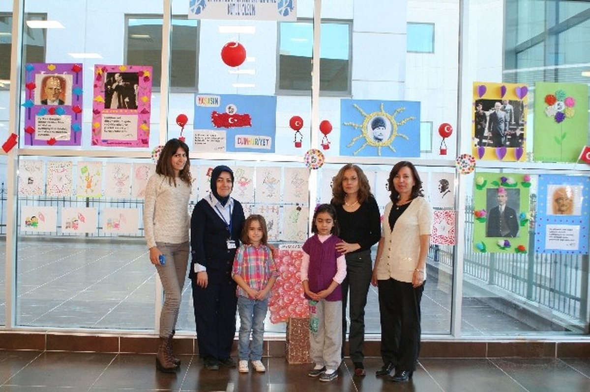 PAÜ\'de Tedavi Gören Çocuklar Sergi Açtı