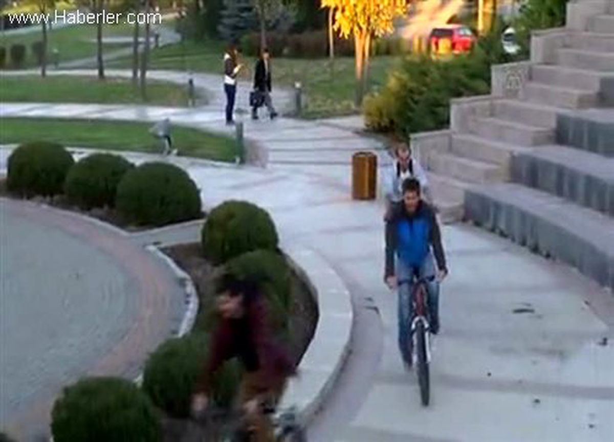Pedallarını bisiklet kazalarına dikkati çekmek için çevirdiler (1)