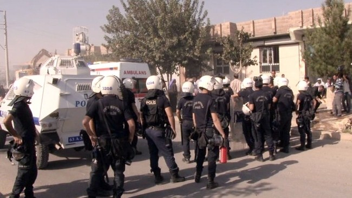 Şanlıurfa\'da Olaylı Yıkım: 6 Yaralı