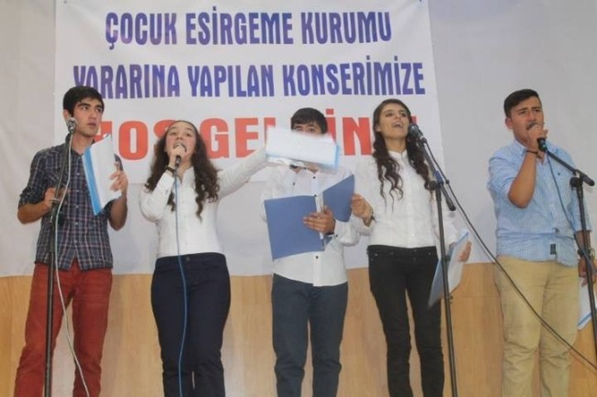 Soma Linyit Lisesi\'nden Manisa Çocuk Esirgeme Kurumu Yararına Konser