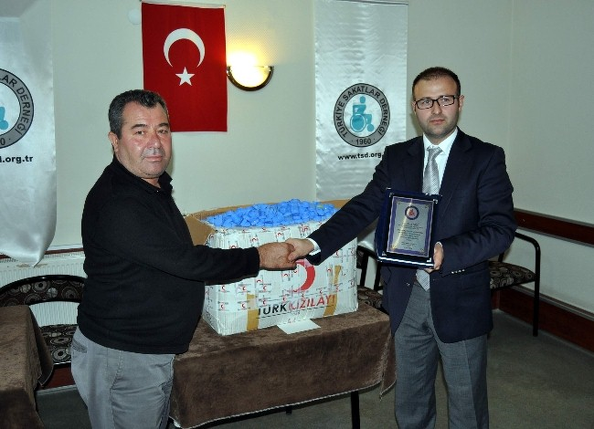 Somali\'den Getirdiği Kapaklarla Engellilere Umut Olacak