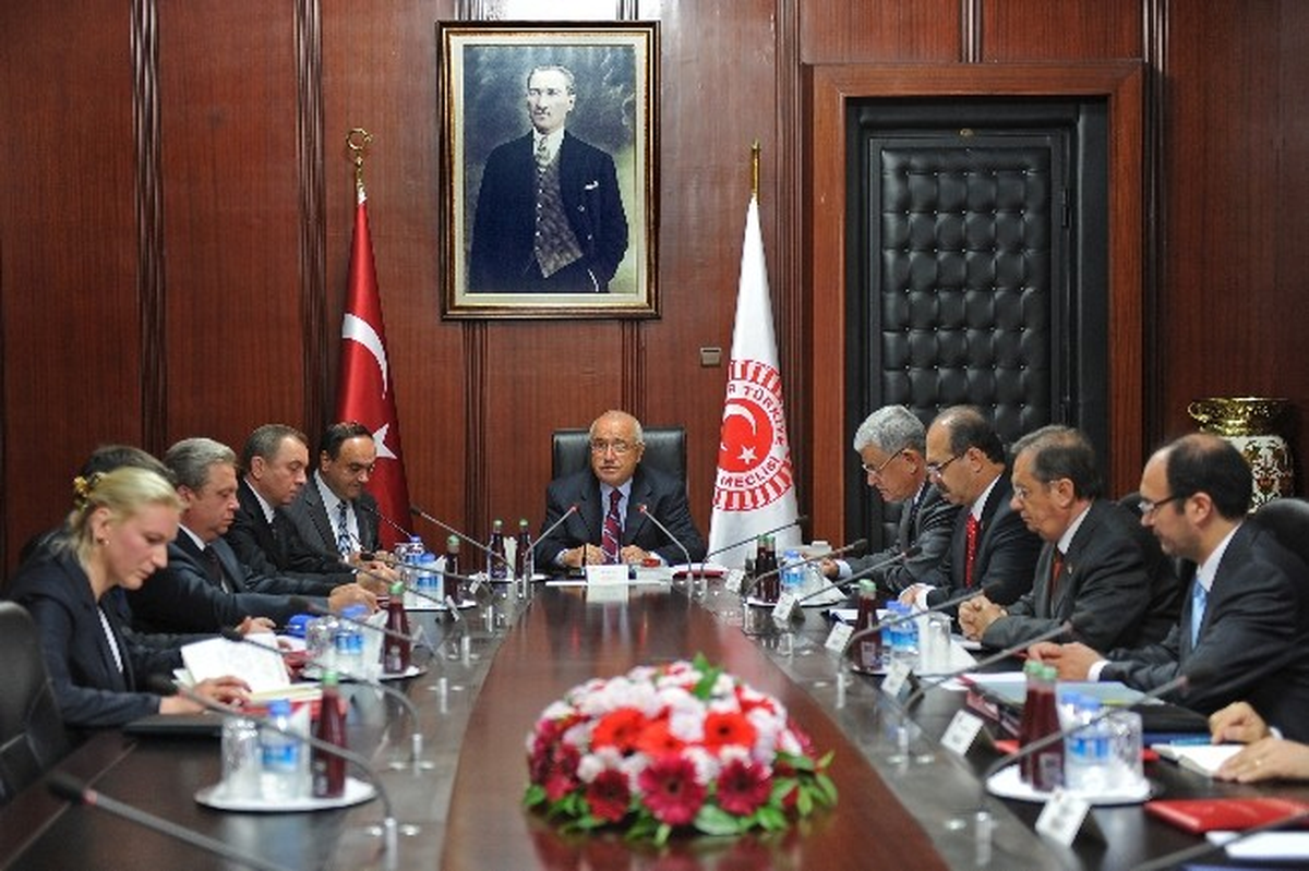 TBMM Başkanı Çiçek, Belarus Dışişleri Bakanı Mekey\'i Kabul Etti