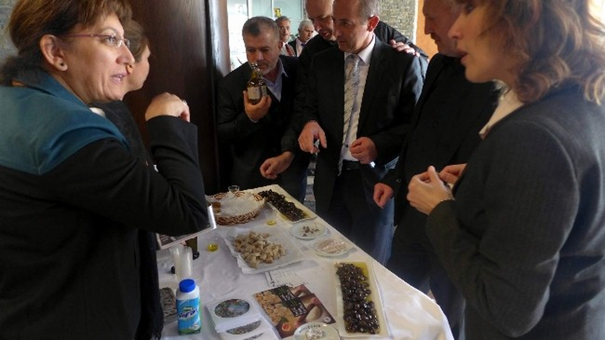 Ticaret Borsası Aydın\'ın Geleneksel Ürünlerini Makedonya\'da Tanıttı