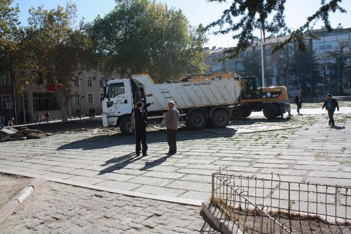 Tokat Cumhuriyet Meydanı\'na 1.8 Milyon TL\'lik Proje