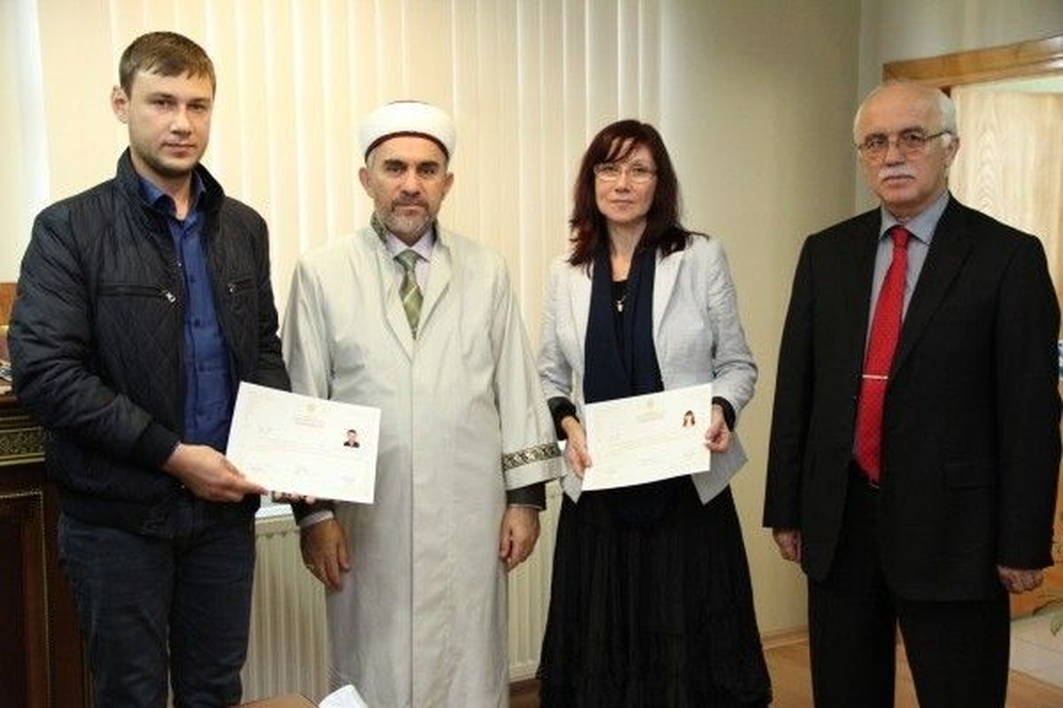 Ukraynalı Anne ve Oğlu Müslüman Oldu