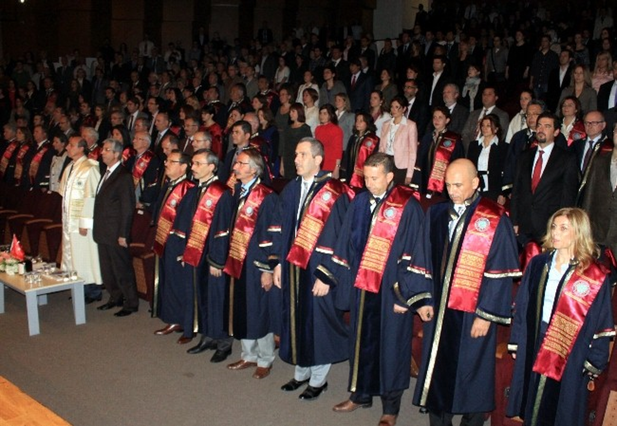 Üniversiteden Başarı ve Hizmete Ödül