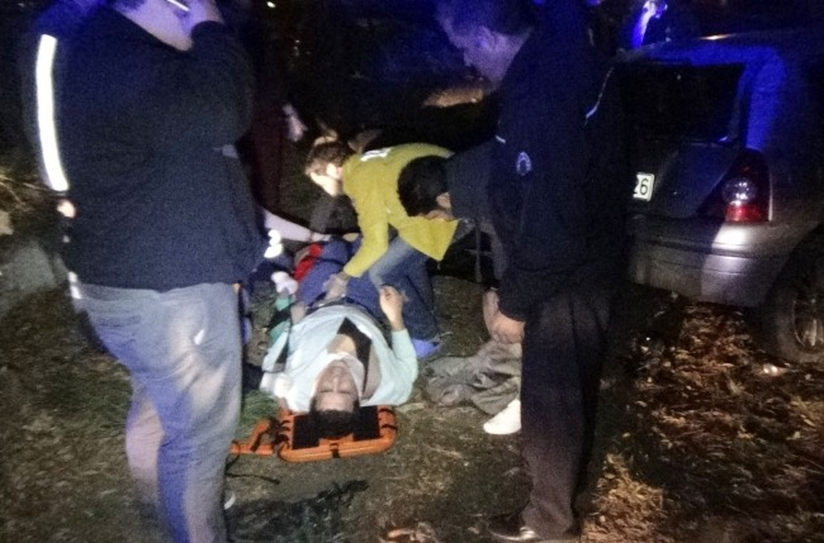 Yarış Yapan Gençler Park Halindeki Araçların Arasına Daldı