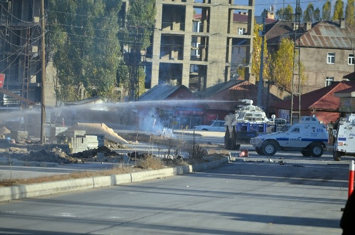 Yüksekova\'da Gerginlik