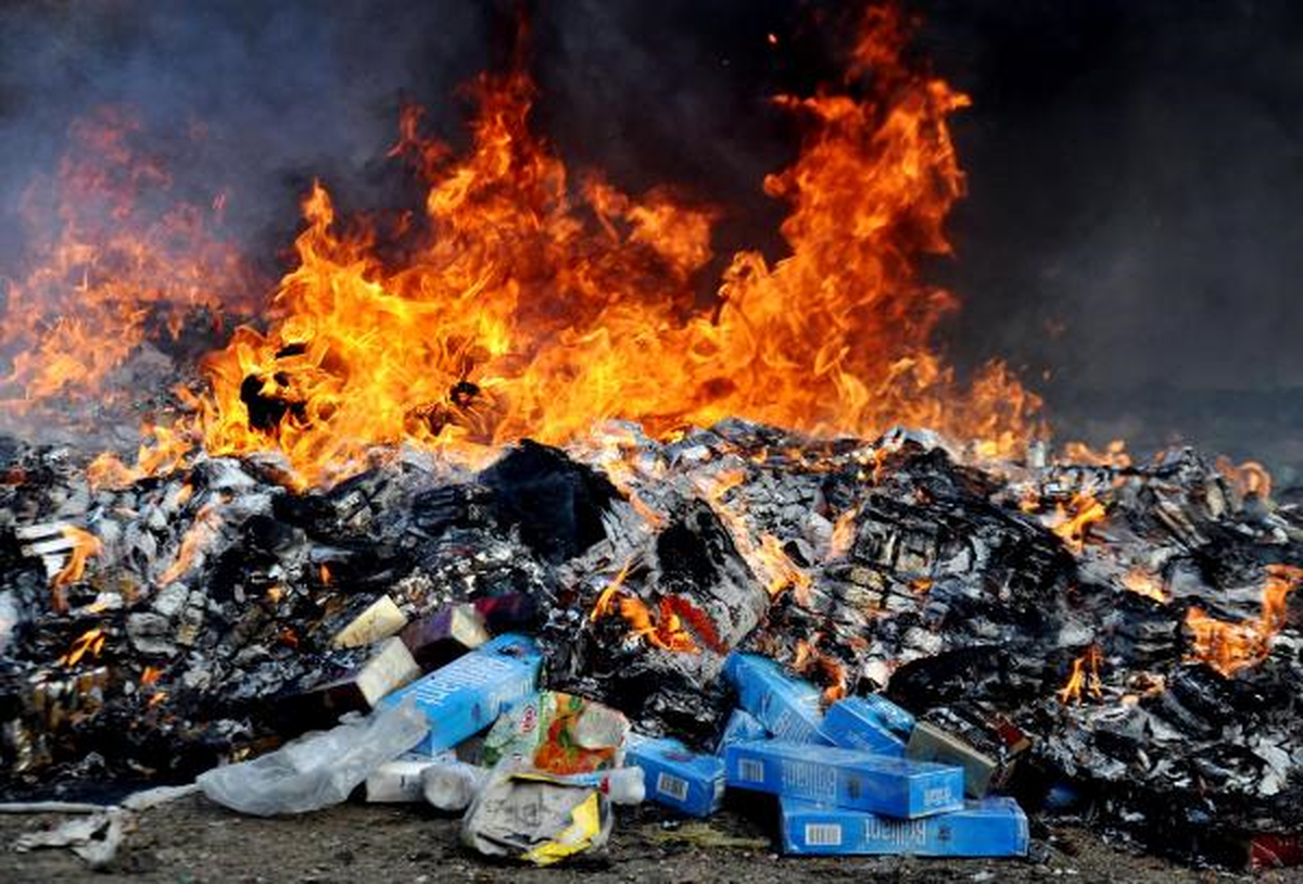 119 Bin Paket Kaçak Sigara Yakılarak İmha Edildi