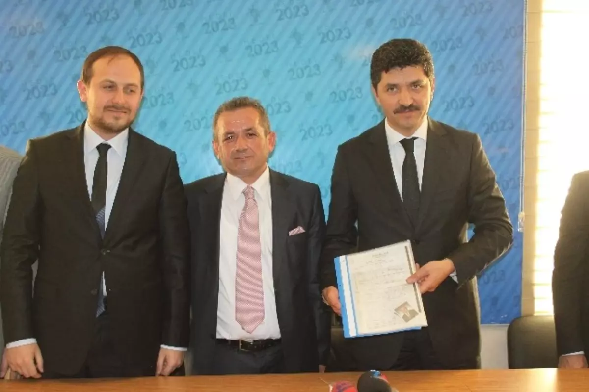 AK Parti\'de Belediye Başkan Aday Adayları Müracaatlarını Yaptı