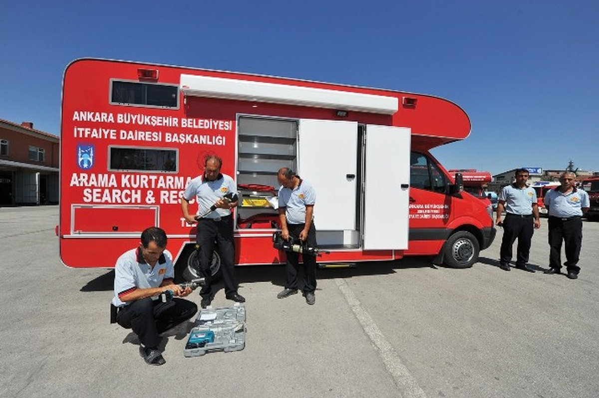 Ankara İtfaiyesi\'ne Tam Donanımlı 4 Yeni Arama Kurtarma Karavanı