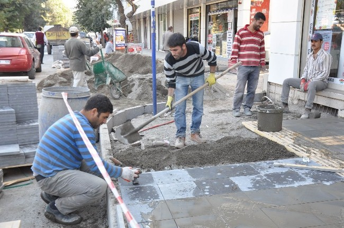 Bağlar\'da Sunay Caddesi Yeni Görünümüne Kavuşuyor