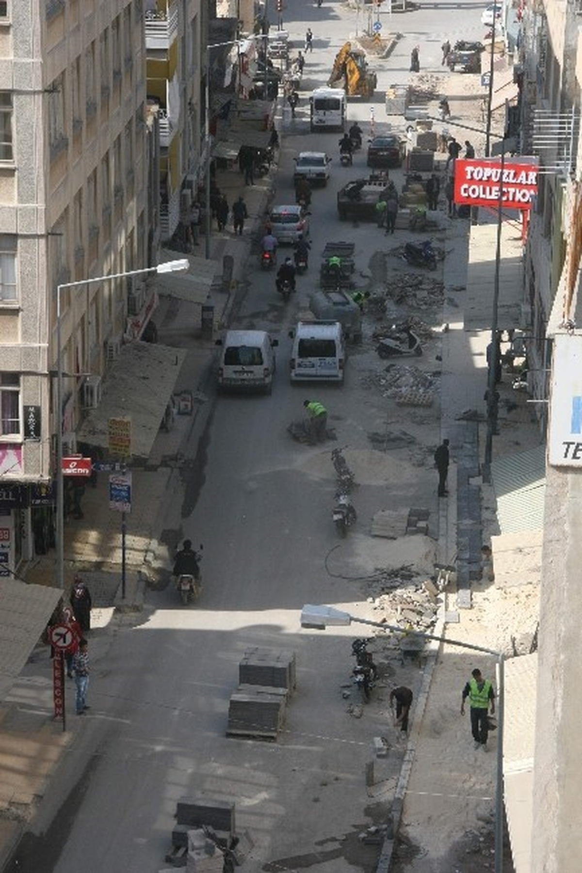 Cumhuriyet Caddesi Kaldırımlarının Yapımı Tamamlanıyor