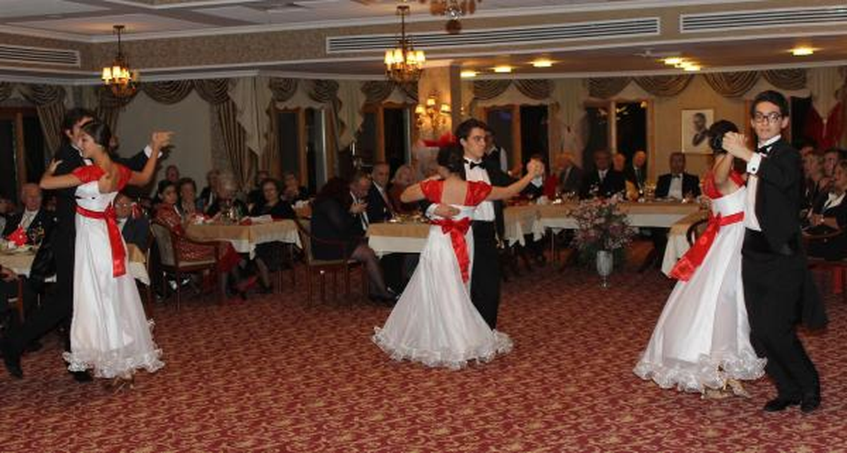 Darüşşafakalılar\'ın Cumhuriyet Coşkusu