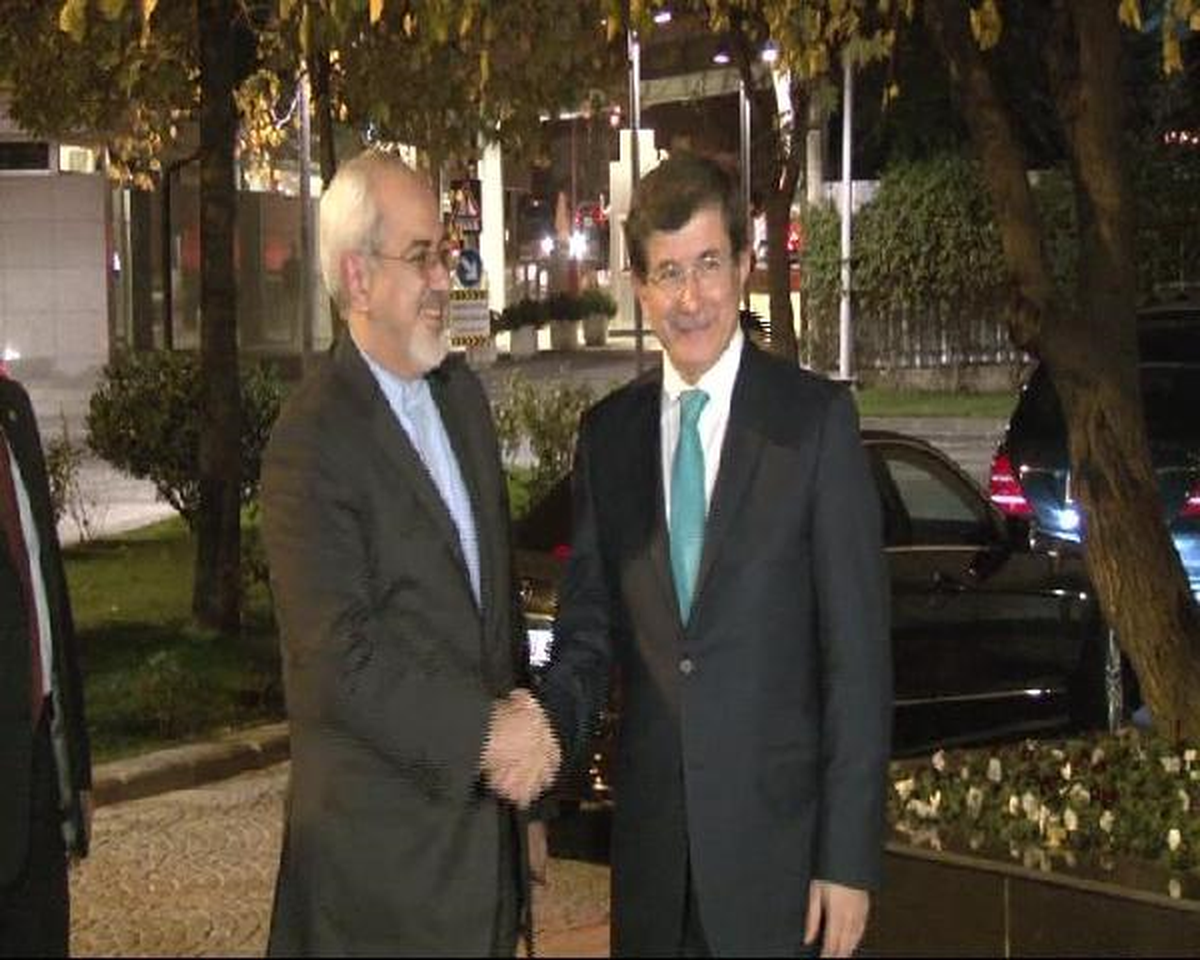 Davutoğlu, İran Dışişleri Bakanı Zarif ile Görüştü
