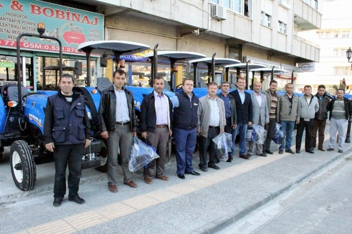 Devlet Destekli Traktörler Sahiplerini Buldu