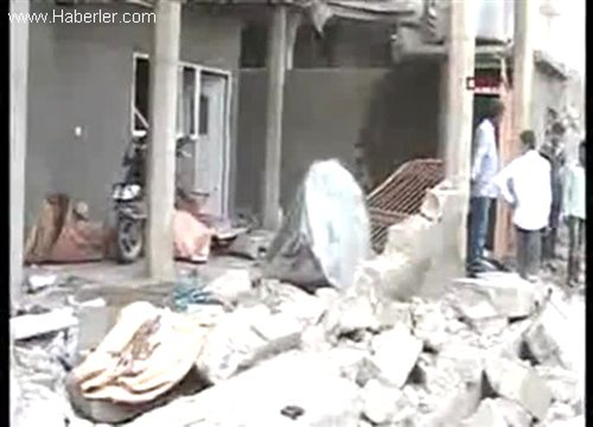 Dha Dış Haber Tuzhurmatu\'da 3 Bombalı Saldırı 6 Kişi Öldü, 38 Kişi Yaralandı