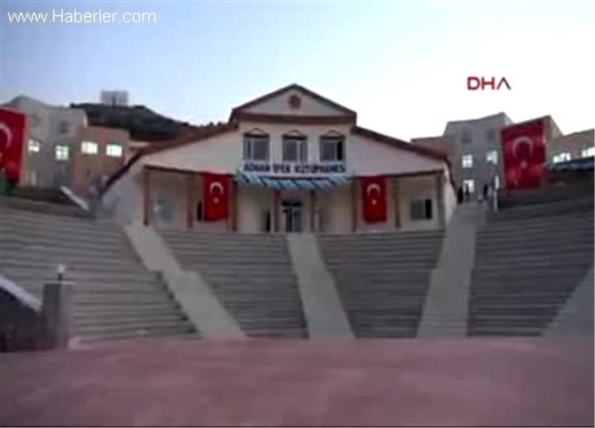 Duygulandıran Okul Açılışı