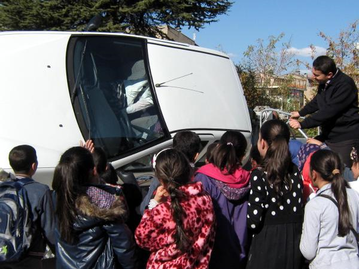 Emniyet Kemerinin Önemi Uygulamalı Anlatıldı