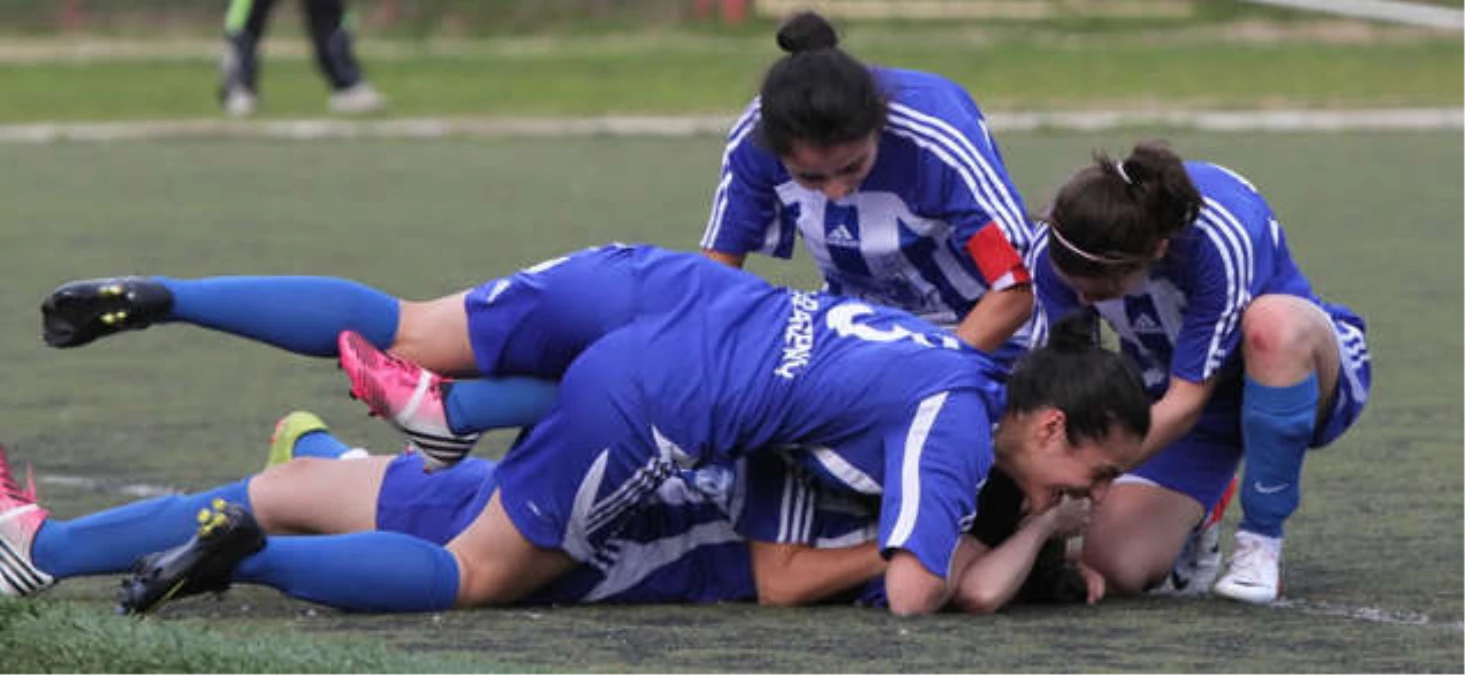 Kadınlar 1. Futbol Ligi Başlıyor