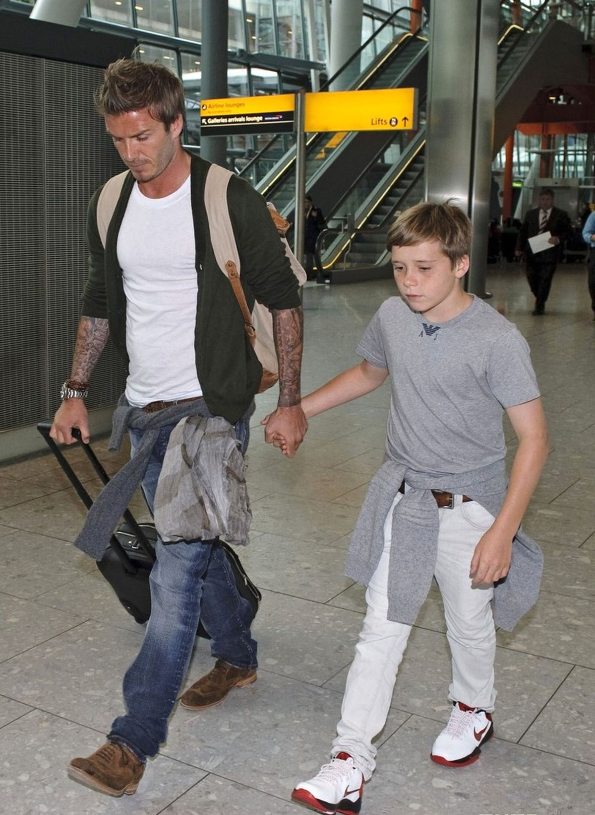 Genç Beckham, Babasının Yolunda