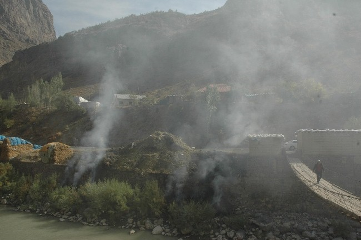 Hakkari\'de Bin 500 Bağ Ot, 30 Ton Saman Yandı