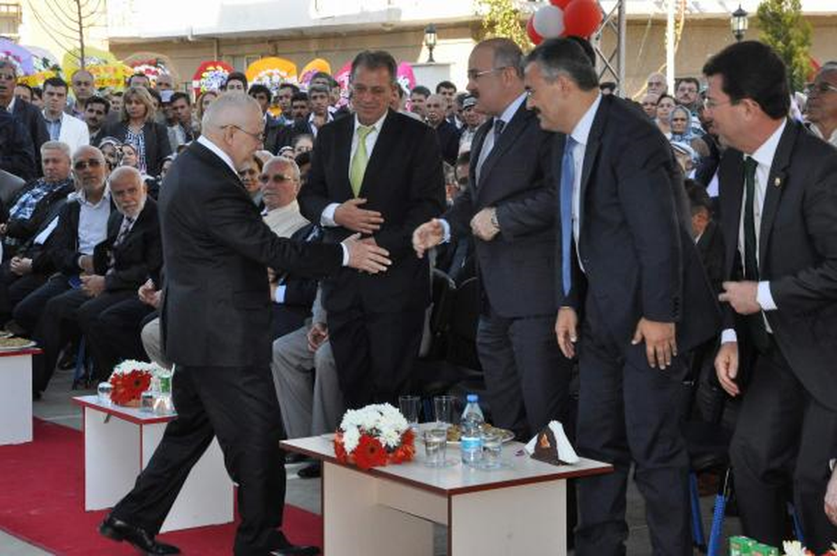 AK Parti\'li Çelik Karacasu\'da Üç Okul Açtı