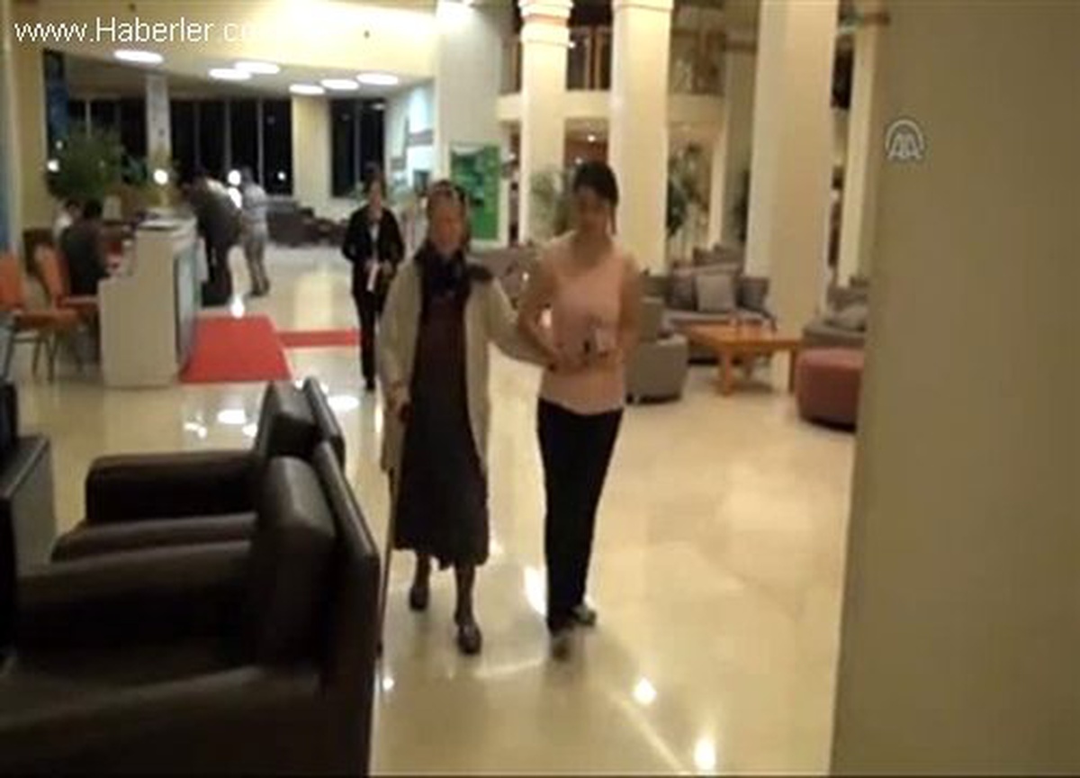 Huzurevi sakinlerine Antalya\'da beş yıldızlı tatil