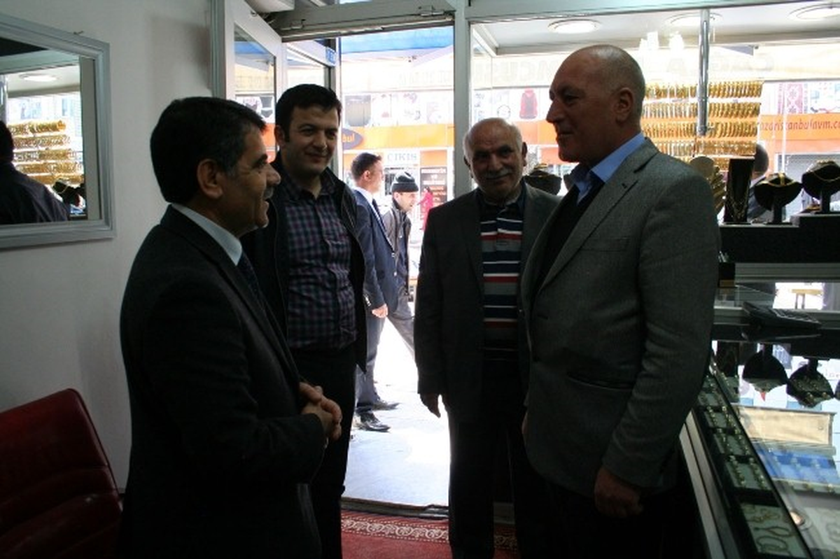 Kars\'ta Vatandaşlardan Başkan Bozkuş\'a Destek