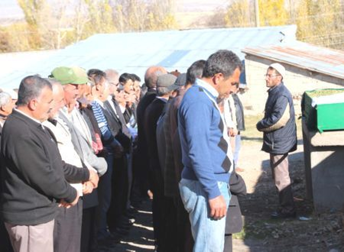 Şarkışla Kaymakamı Gül\'den Köy Gezileri