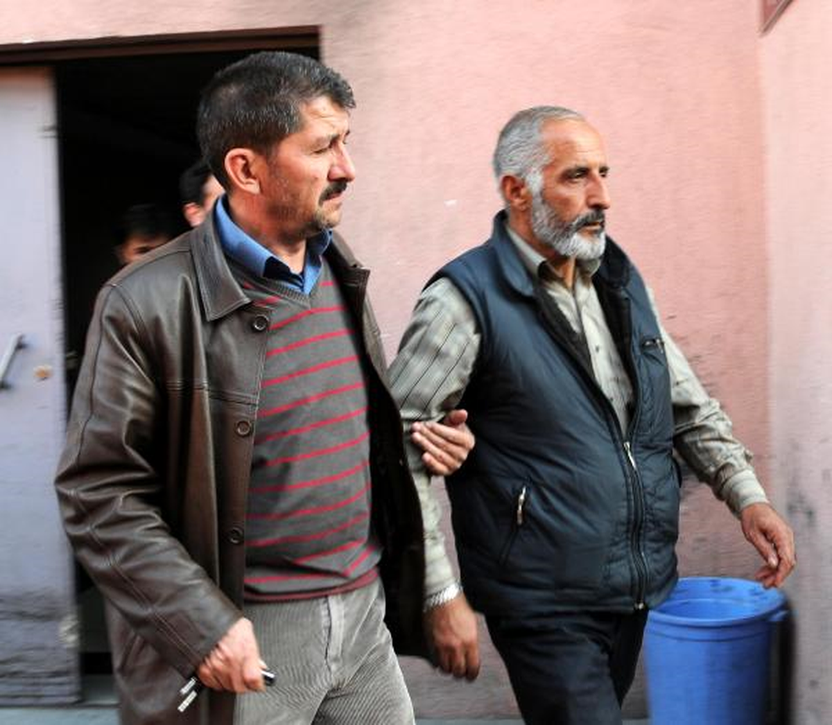 Kuzenini Kalbinden Bıçakladı