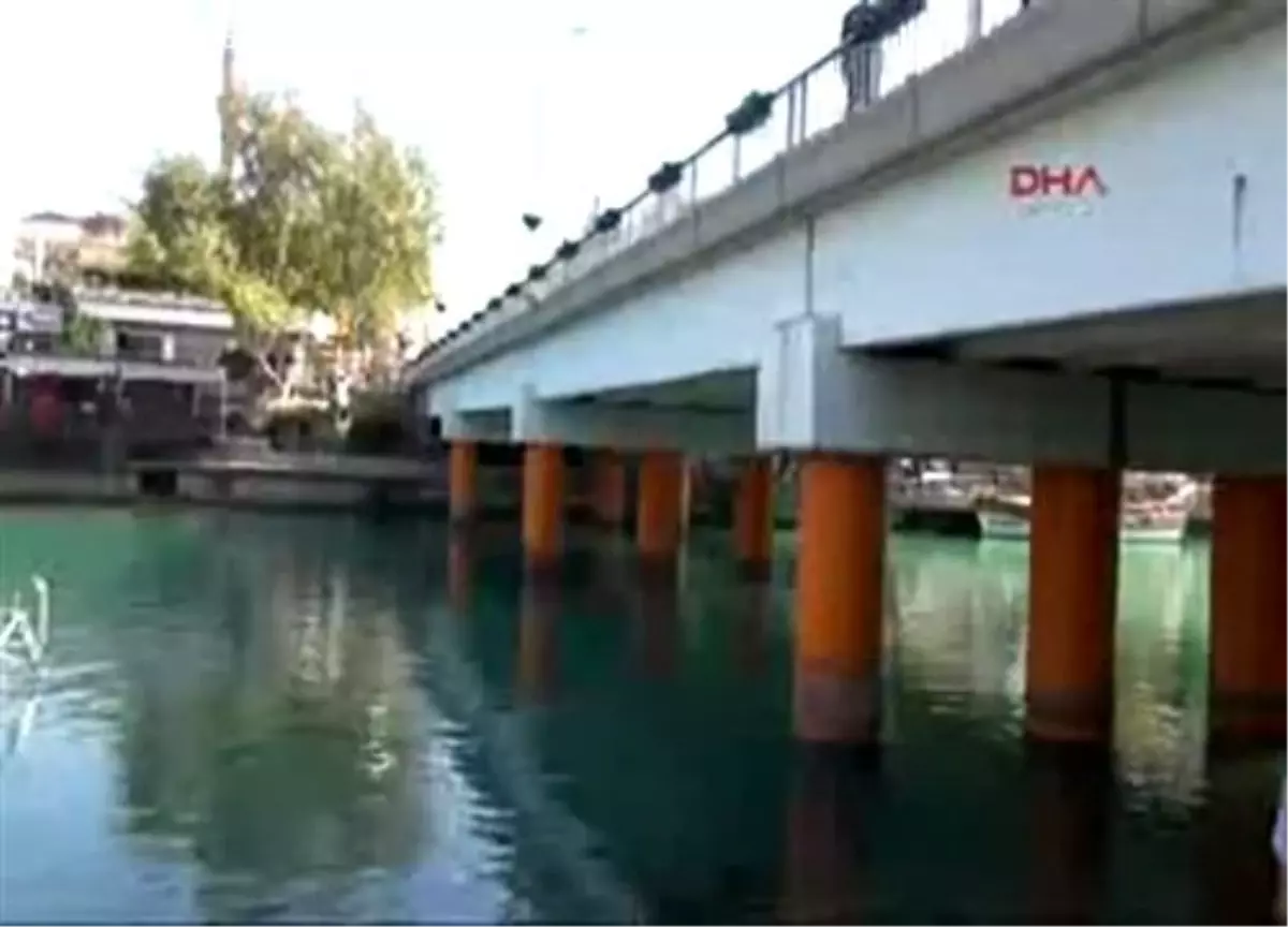 Manavgat Irmağı\'na Atlayıp İntihar Etti