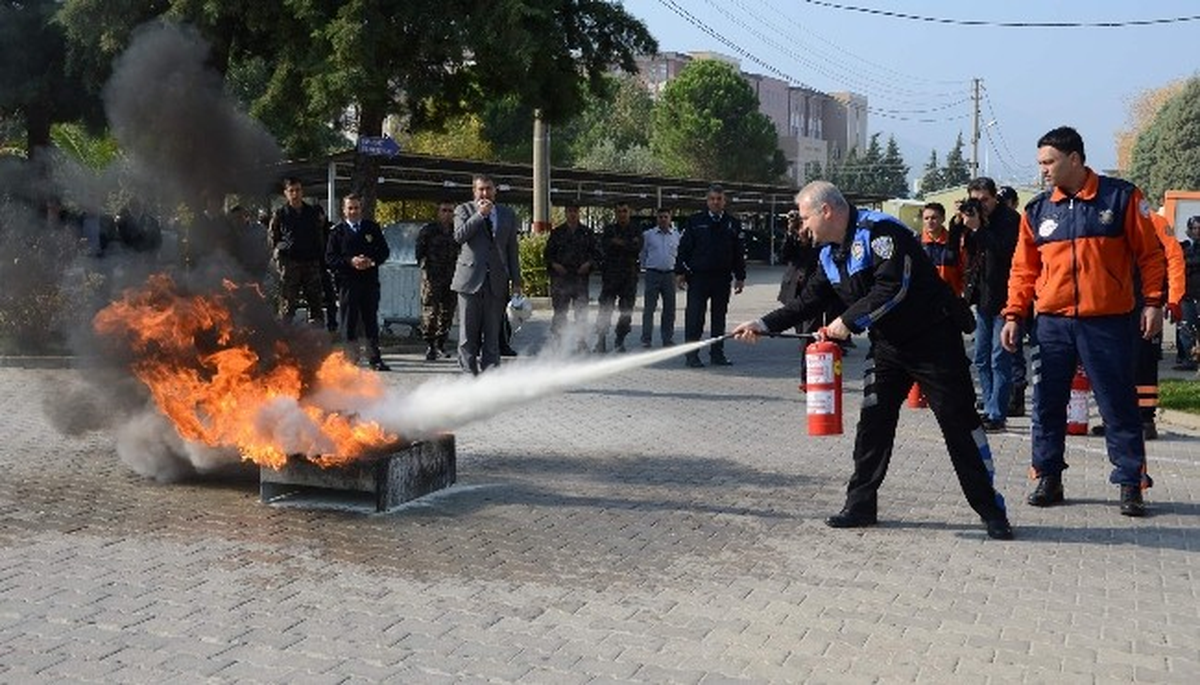 Manisa Emniyeti\'nden Yangın Tatbikatı