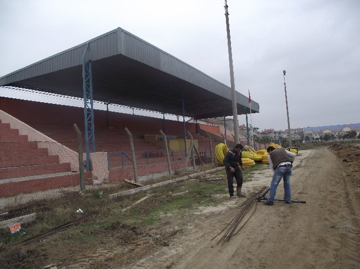 Muratlı Atatürk Stadı Sentetik Çim Saha Yapılıyor