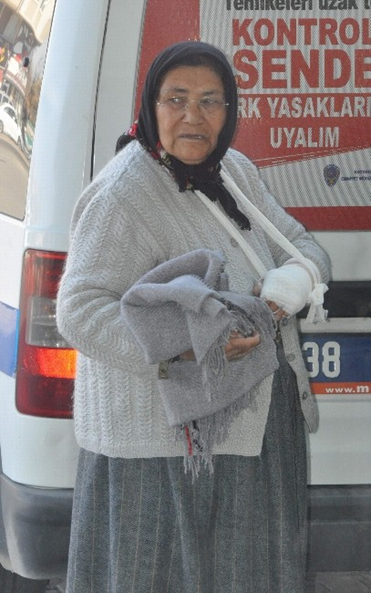 Parkta Tartıştığı Şahıs Tarafından Darp Edilen Yaşlı Kadın Yaralandı