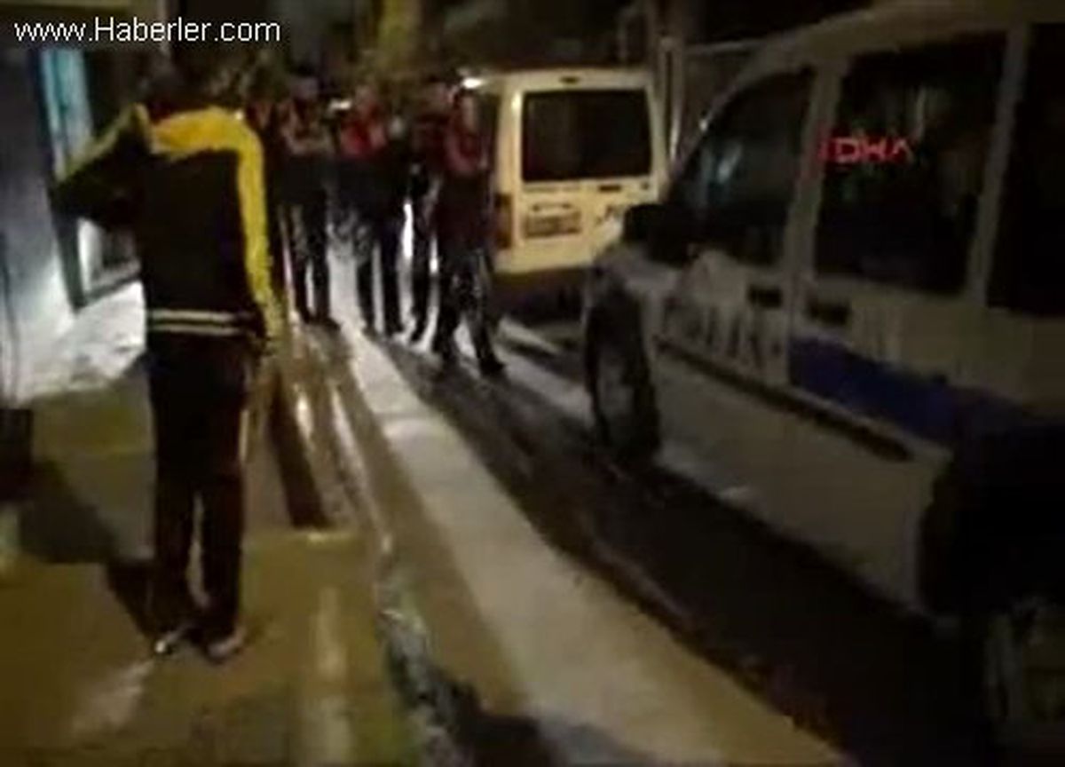 Polis Kızı Babasının Silahıyla İntihara Kalkıştı