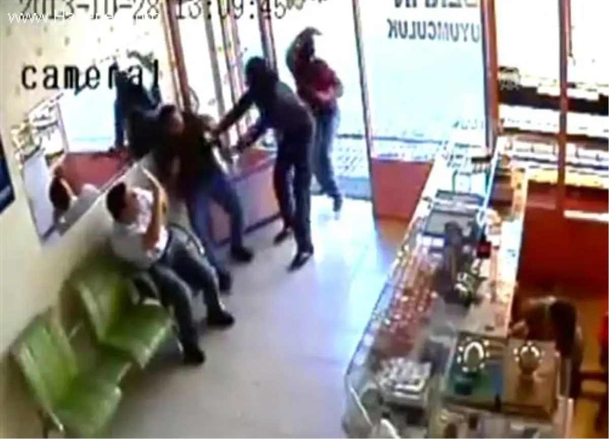 Silahlı kuyumcu soygunu