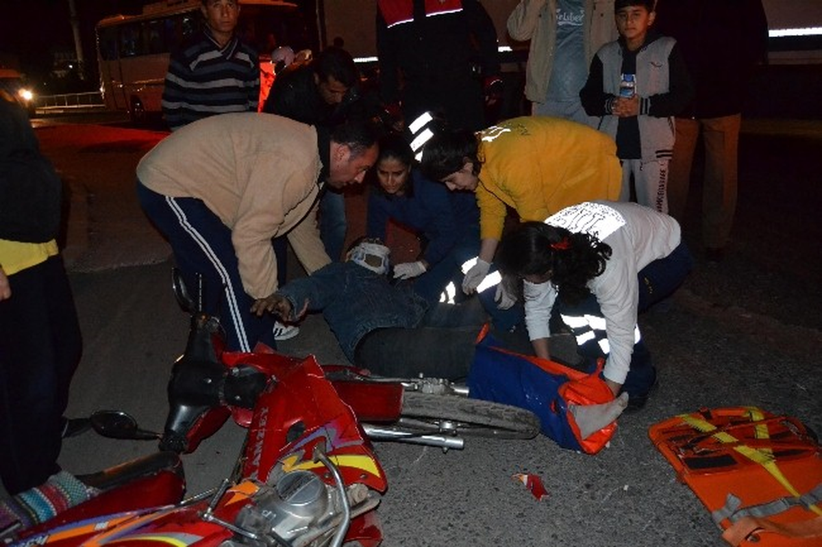 Manisa\'da Ters Yöne Giren Sürücü Ölümden Döndü