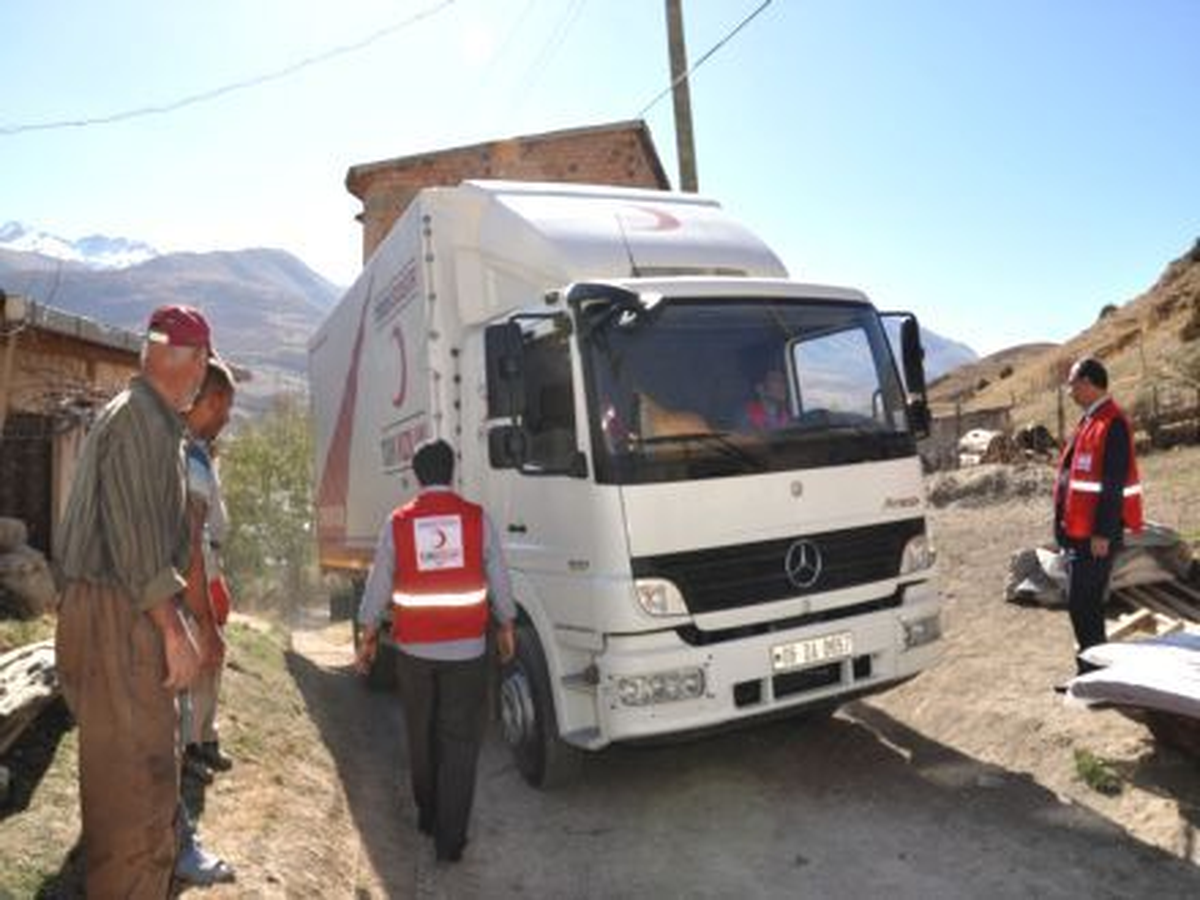 Türk Kızılayı\'ndan Yangınzedelere Yardım