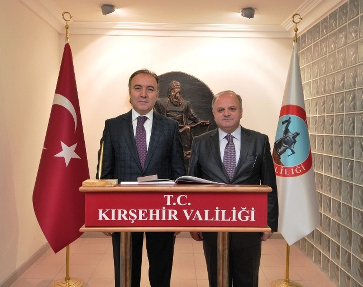 Vali Altıparmak Kırşehir Valisi Çakacak\'ı Ziyaret Etti