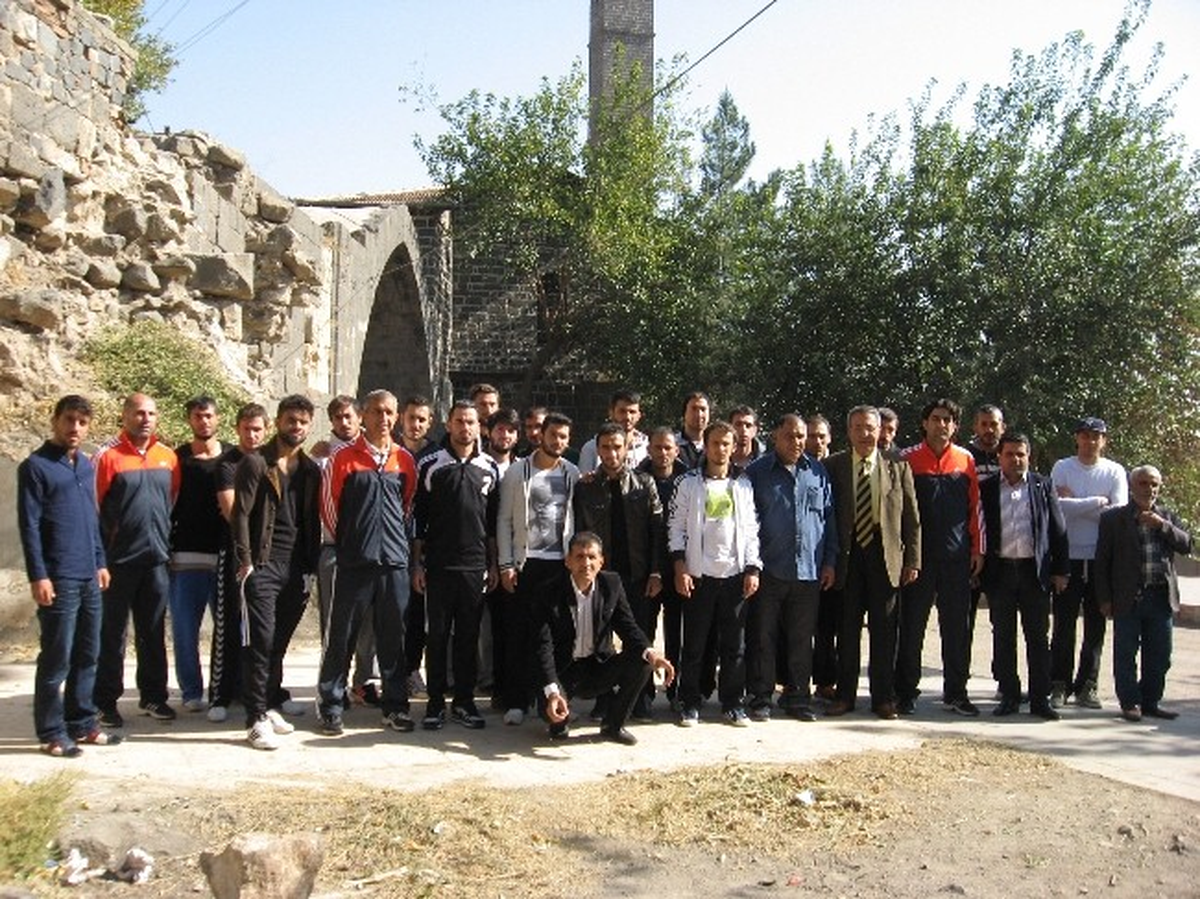 Yeni Diyarbakırspor İçin Şehit Sahabelerin Türbesi Önünde Kurban Kesildi