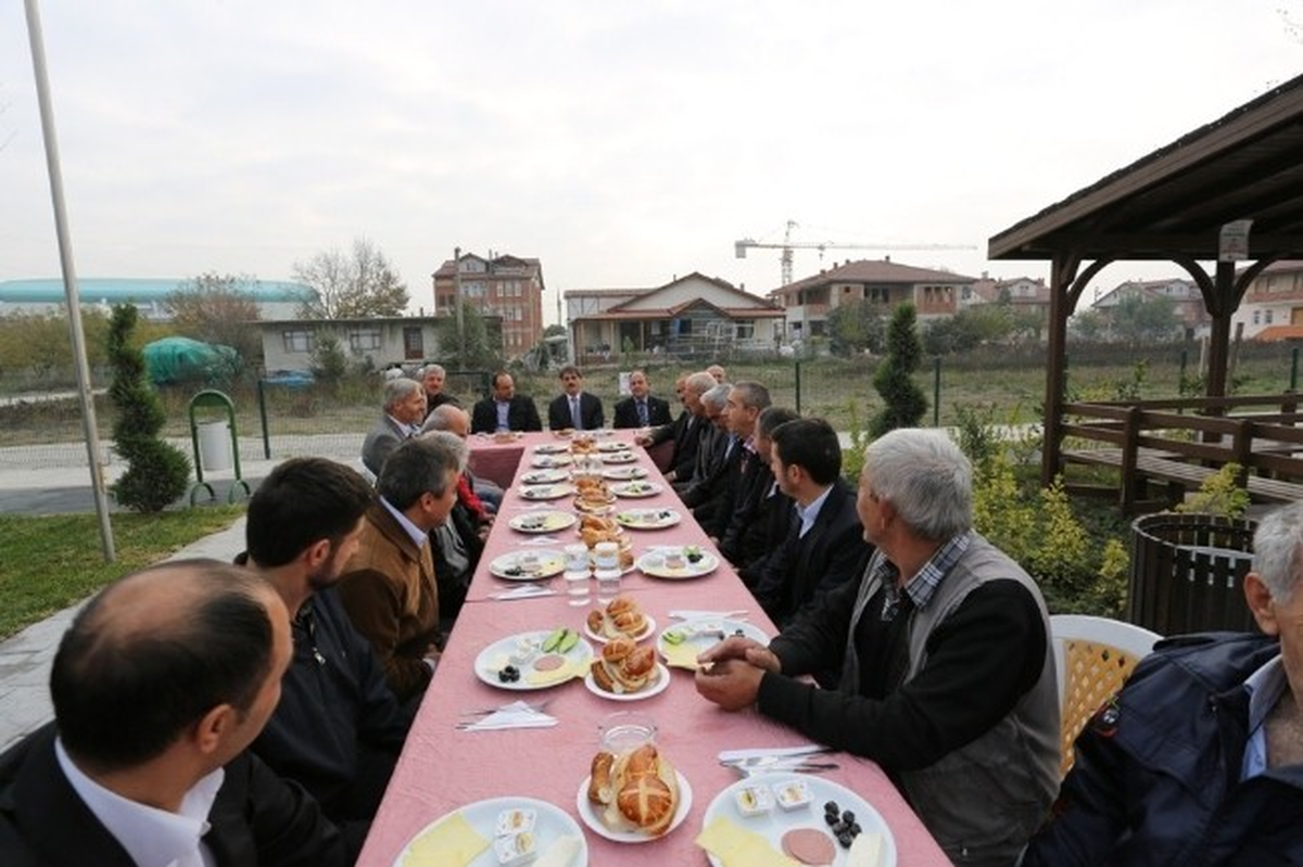 Yusuf Alemdar Esnaflarla Kahvaltıda Buluştu