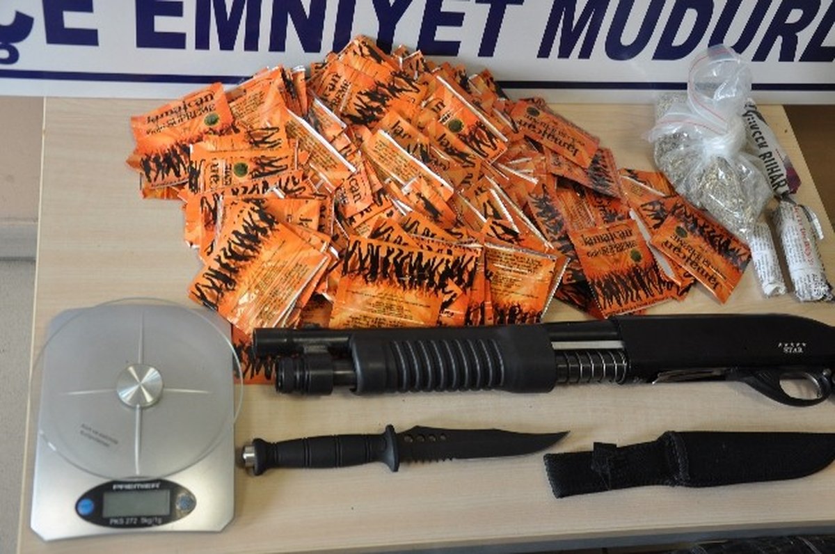 20 Kilo Esrarla Yakalandı, "İçiciyim" Dedi