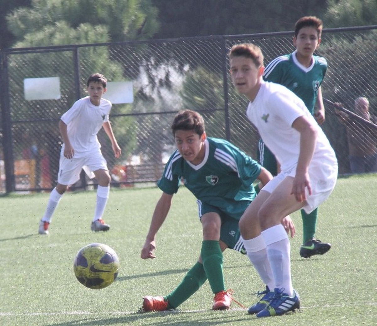 Akhisar Belediyespor Takımları, Denizli\'ye Yenildi