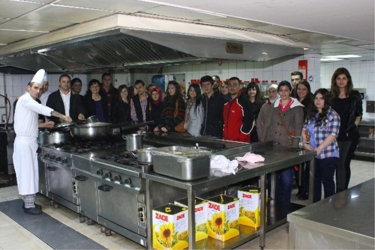 Avrasya Üniversitesi Öğrencilerinin Beş Yıldızlı Mutfak Gezisi