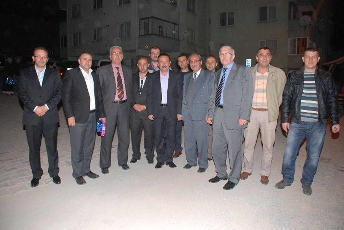 İzmit Belediye Başkanı Doğan\'ın Mahalle Sunumları Sürüyor