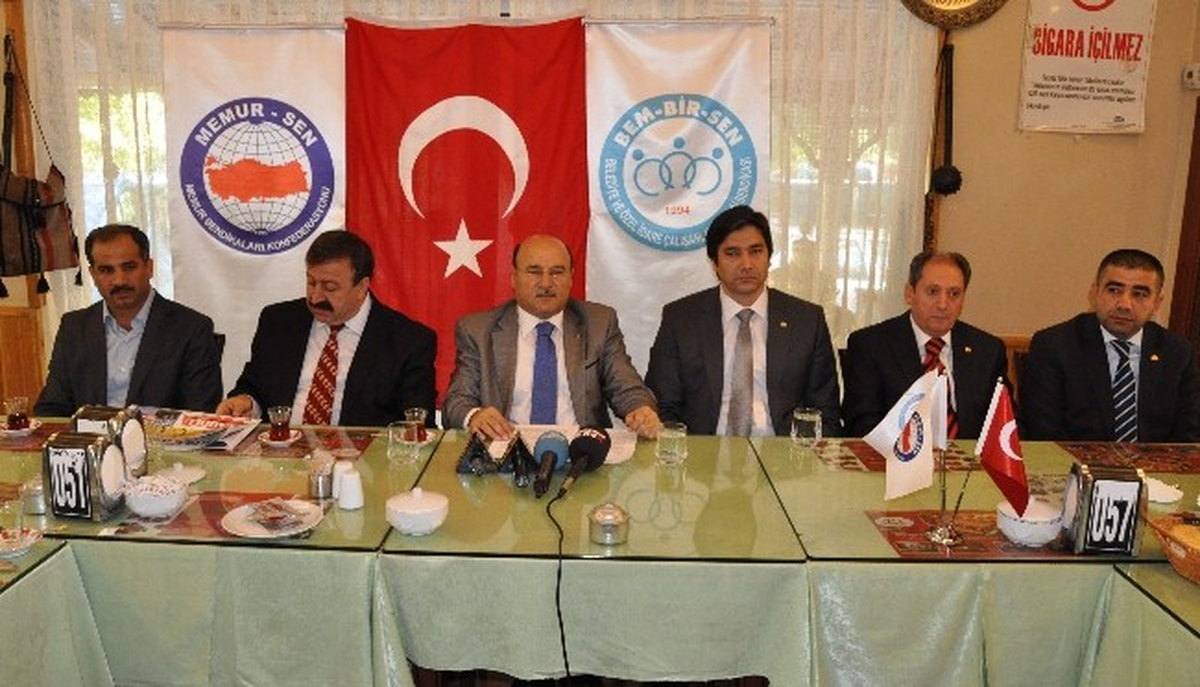 Bem-Bir-Sen Genel Başkanı Turbay, Gaziantep\'te Gazetecilerle Biraraya Geldi
