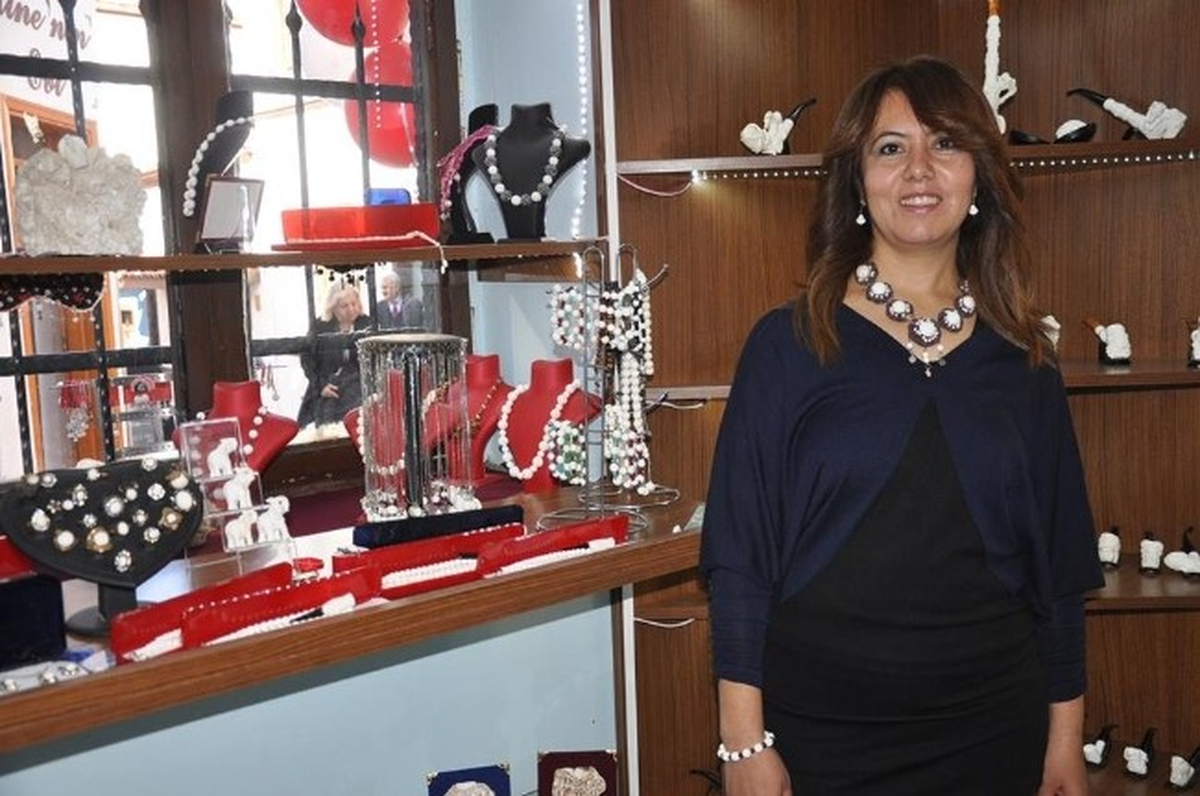 Beyaz Altın Onun Ellerinde Tekrar Canlanıyor
