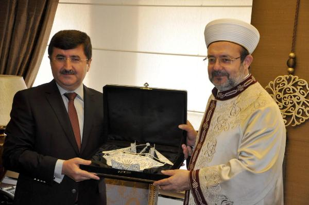 Diyanet İşleri Başkanı Görmez Ayasofya\'da Sabah Namazı Kıldırdı